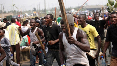 VIDEO: APC, PDP Youths Clash In Edo Amidst Elections #EdoDecides2020
